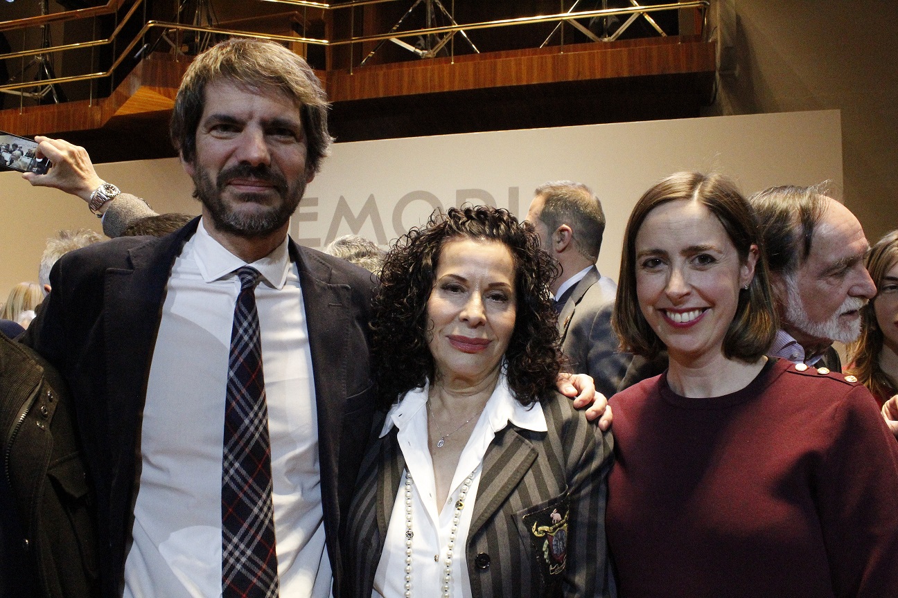 Ernest Urtasun, ministro de Cultura, Lucía Izquierdo, nuera de Miguel Hernández y Esther Díez, portavoz del Grupo Municipal de Compromís per Elx.